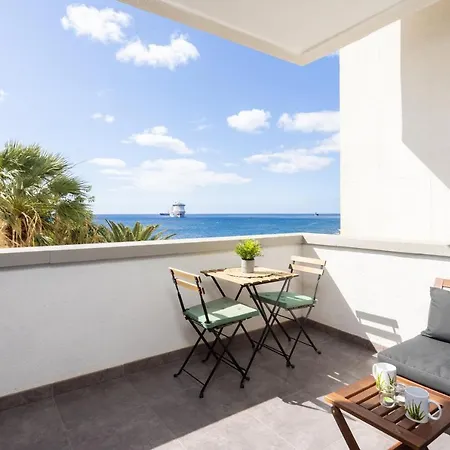 Home2Book Beach Front Sunny Paradise Appartement Santa-Cruz de Ténérife